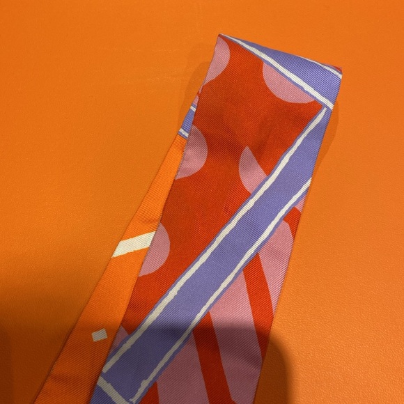 Hermes Twilly in Jeu de Soie (Rose/Orange) 100% Silk - Picture 5 of 7